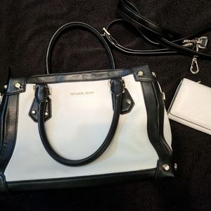 Michael Kors Purse "Taryn" And Wallet Set - Like New!